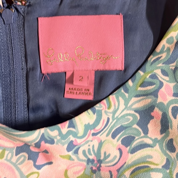 LILLY PULITZER Masey Short Sleeve Romper Multi Dream
Size 2 - Picture 7 of 7